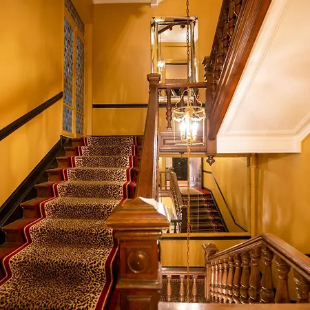 Hotel West End