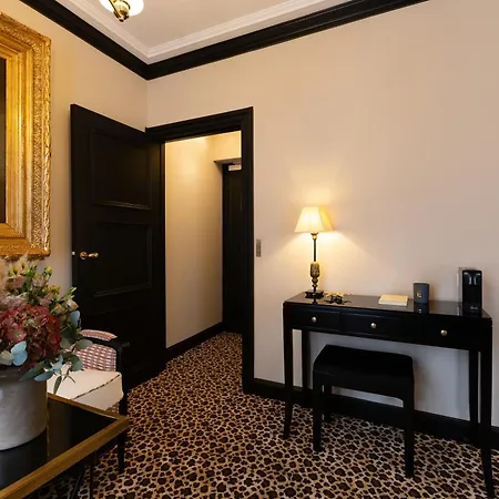 West End 4*
