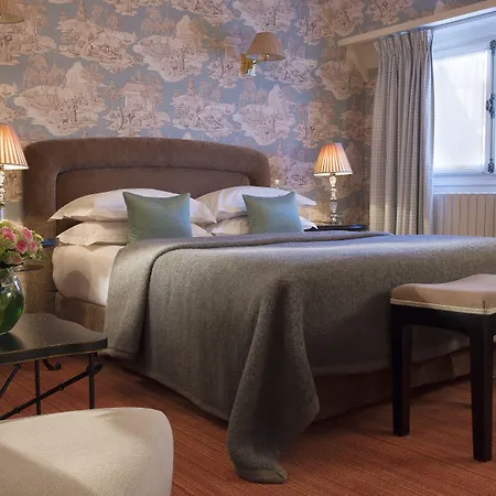 ウェスト エンド ホテル